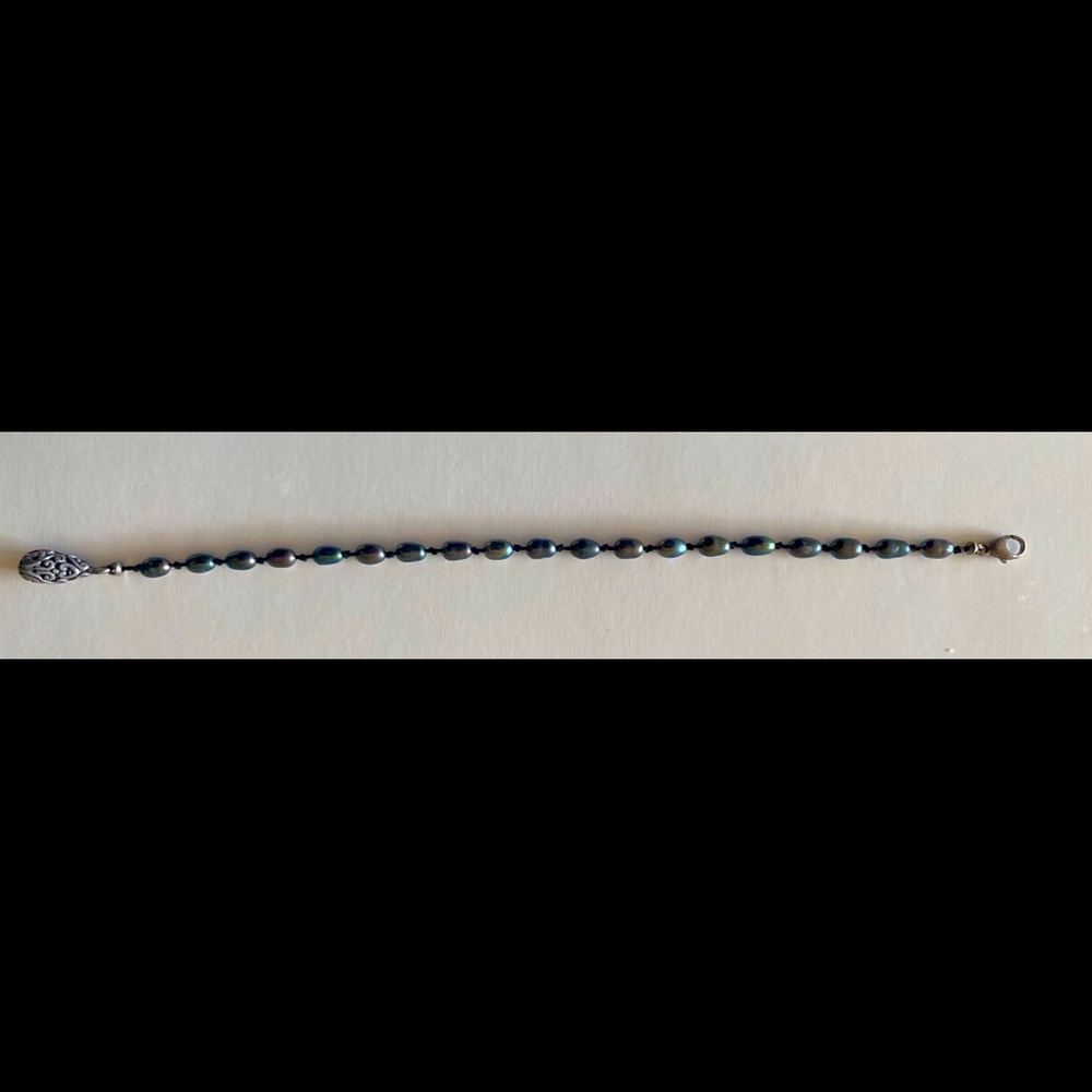 Black pearl bracelet